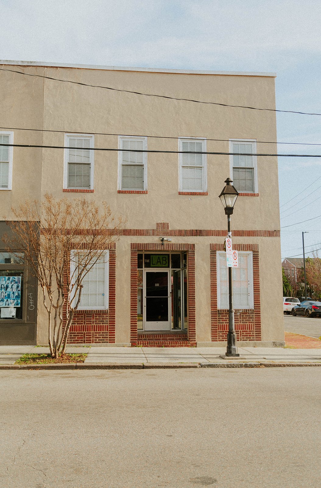The building from N 25th St